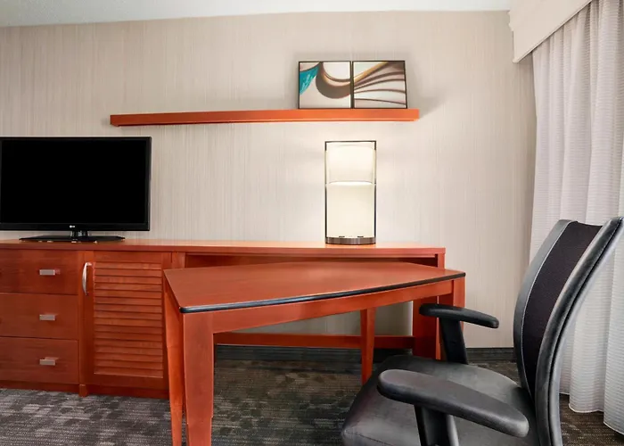 Courtyard By Marriott Springfield