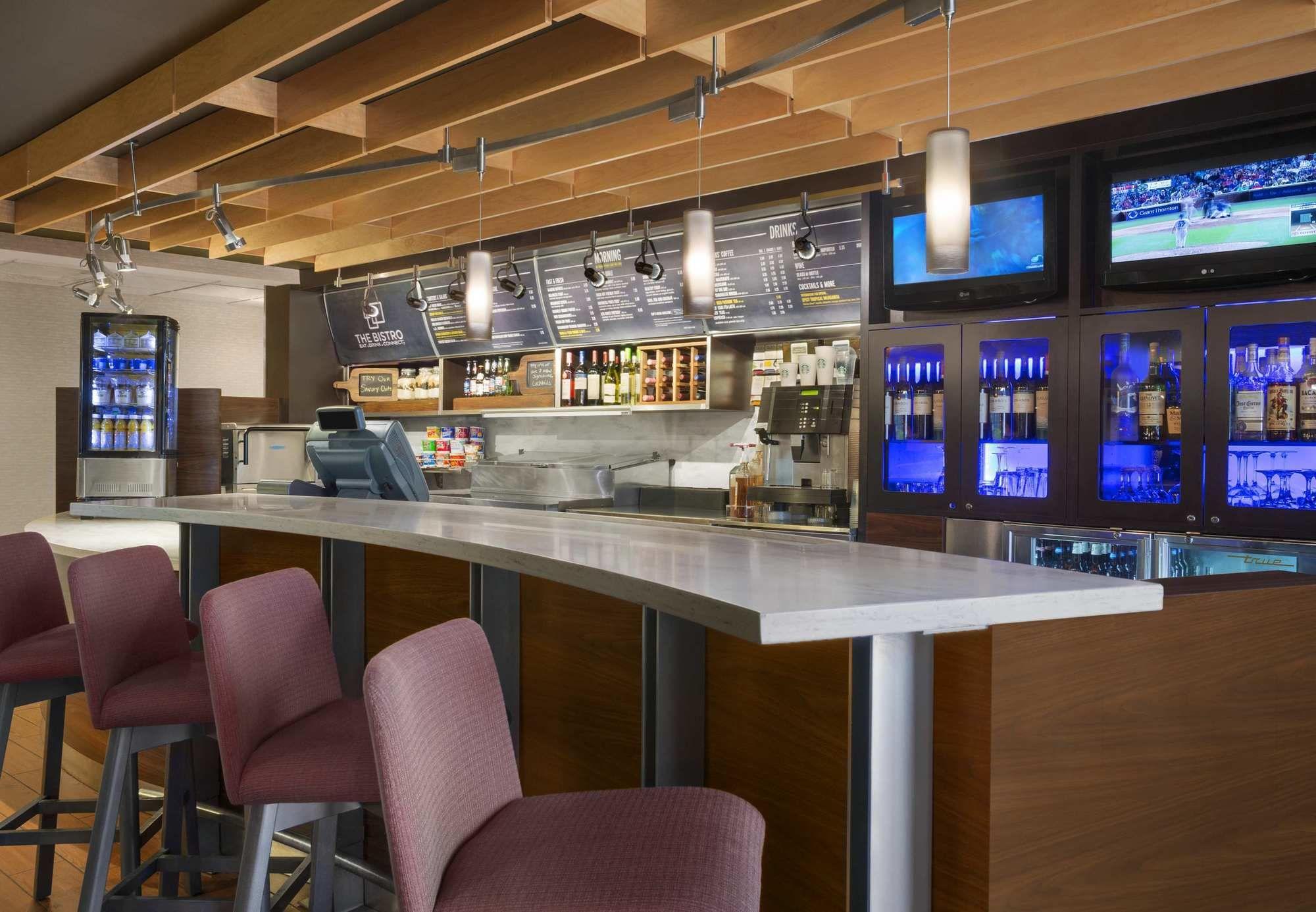 Hotel Courtyard By Marriott Springfield