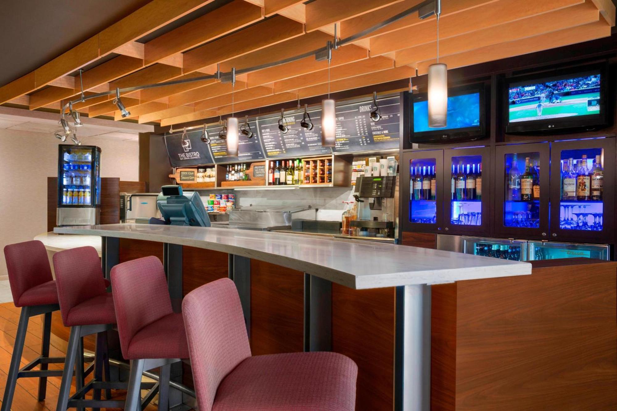 Hotel Courtyard By Marriott Springfield