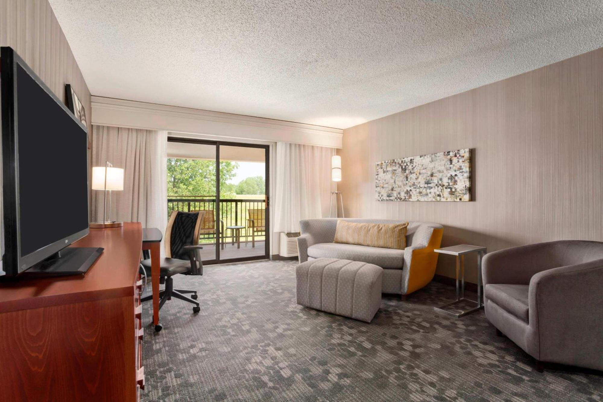 Courtyard By Marriott 3*