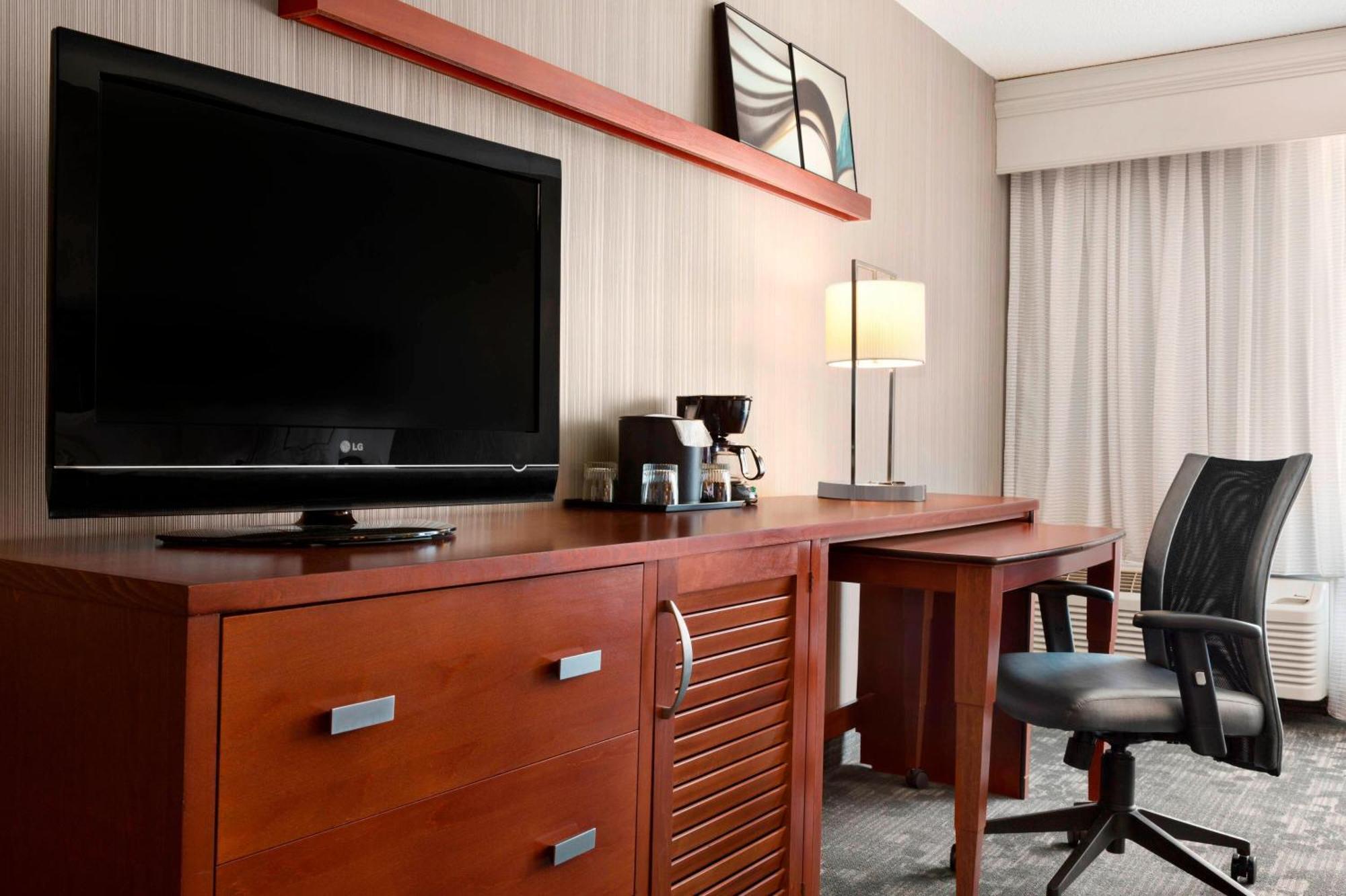 Hotel Courtyard By Marriott Springfield