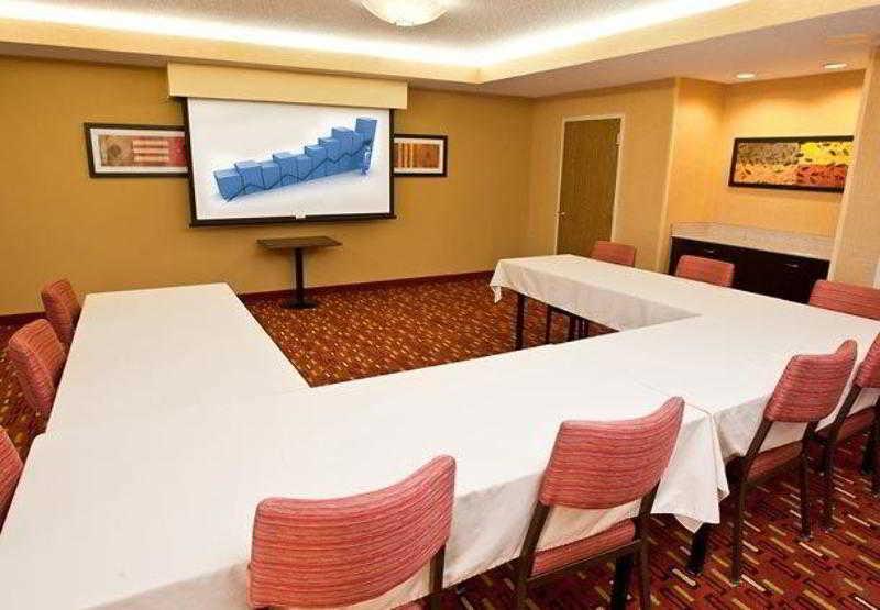 Courtyard By Marriott Hotel 3*
