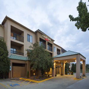 Courtyard By Marriott Hotel Springfield