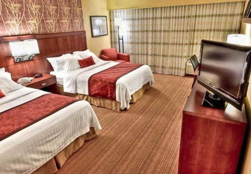Courtyard By Marriott Hotel